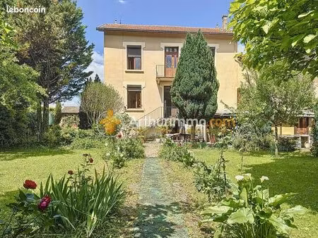 maison 7 pièces 187 m²