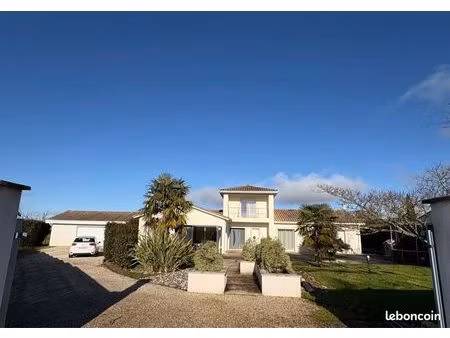 maison familiale 4 chambres 190m2+véranda + cellier- jardin sud – grand garage – puymoyen