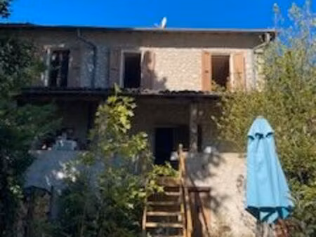 maison de village en pierre avec jardin attenant