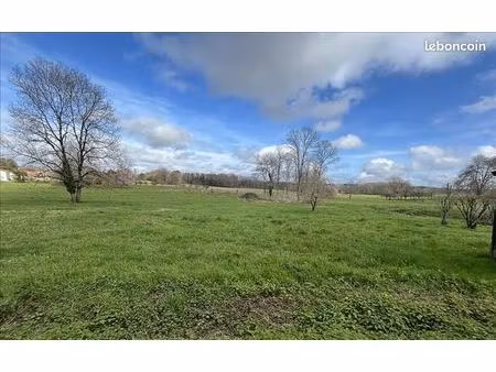 terrain 1 822 m² minzac