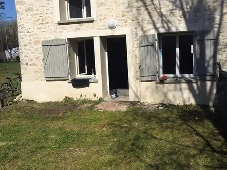 maison de 4 pièces sur grand terrain 1300m2 loyer 1061