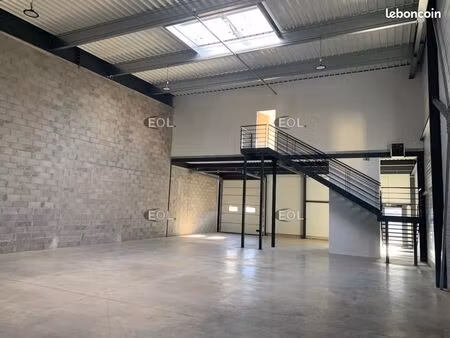 local d'activité 302 m²