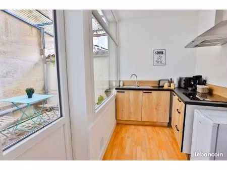 t1 meublé rénové avec terrasse couverte