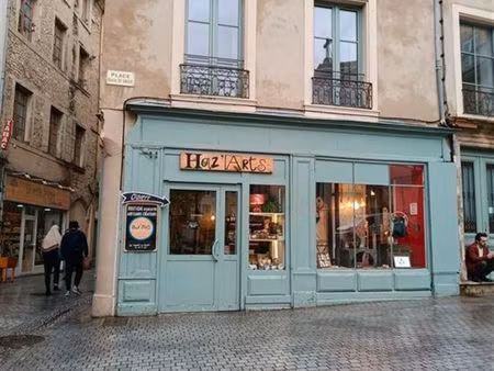 à vendre : murs de boutique à crest