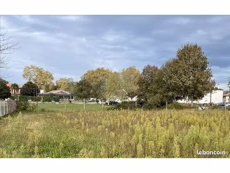 terrain 2 458 m² laluque