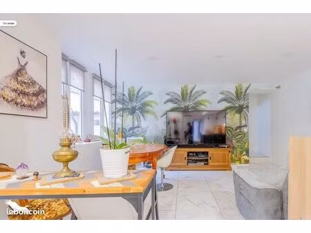 maison 7 pièces 240 m²