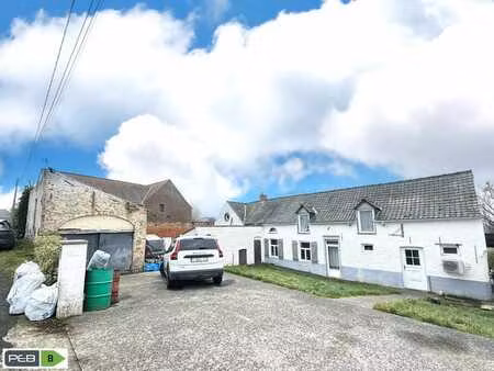 fermette située au calme avec panneaux solaires