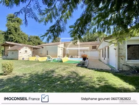 maison 6 pièces 208 m²