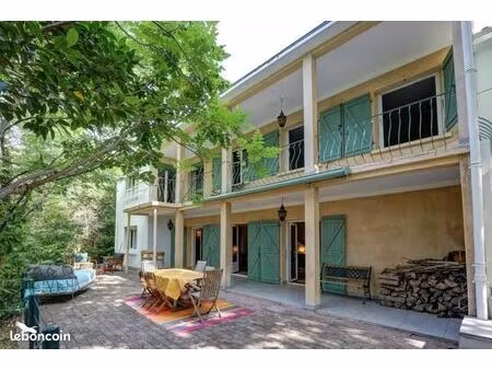 villa 6 pièces 191 m²