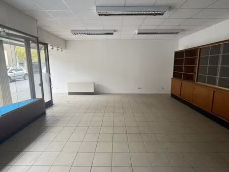 local commercial 50 m²