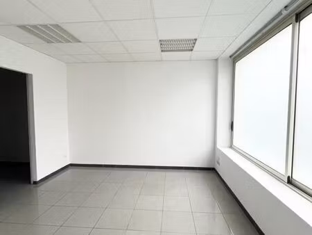 local commercial 58 m²