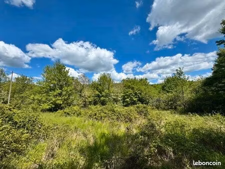 terrain 1 987 m² luzech