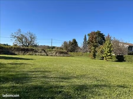 terrain 1 500 m² meyronne