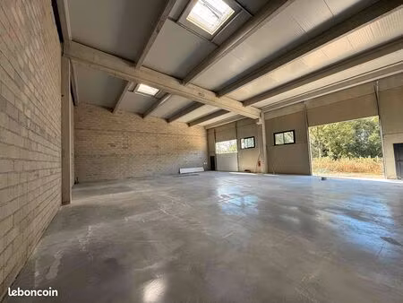 entrepôt dépôt local stockage grande hauteur