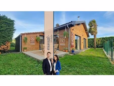 maison - plain-pied - 4 chambres - buanderie - grande cour - piscine - pool-house - proche