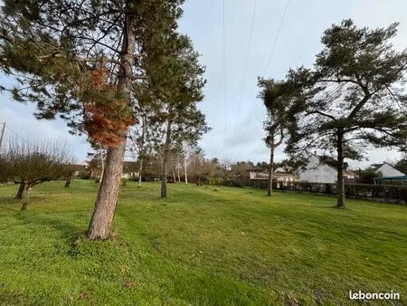 terrain 951 m² mont pres chambord