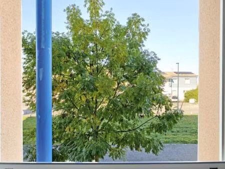 appartement t2 au 1er étage  2 places de parking