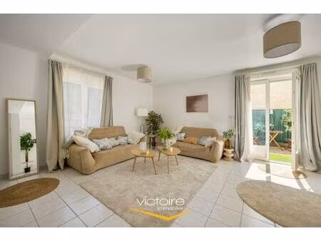 cœur de montchat - 6 chambres - à 200m de la place du château