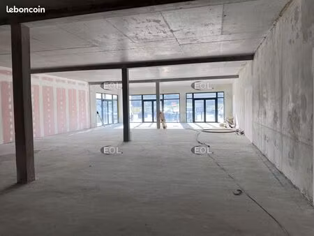 local commercial 322 m²