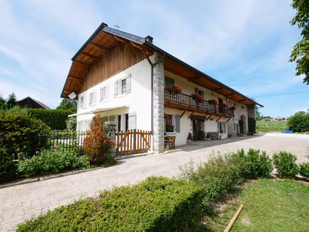 ancien corps de ferme rénové dans les règles de l'art