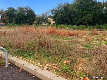 terrain 690 m² saint victor des oules
