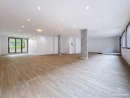 local professionnel divisible - centre ville linas - 3 vitrines - accès n20 / n104