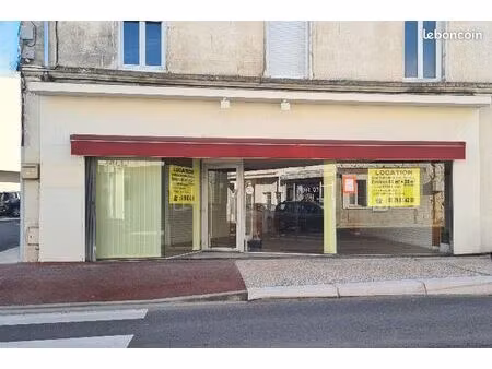 location d’un local tout commerce  bureau  autre… de 85 m² plus 35 m² trés belle emplaceme