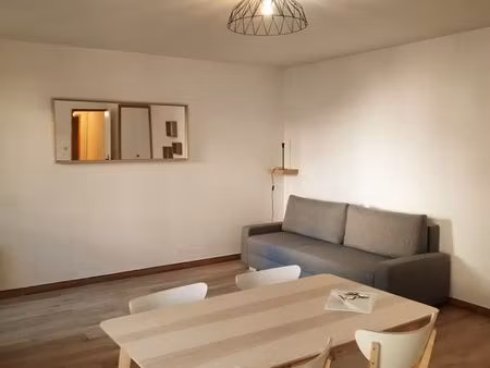 a louer appartement t2 50m2 meublé stationnement privé