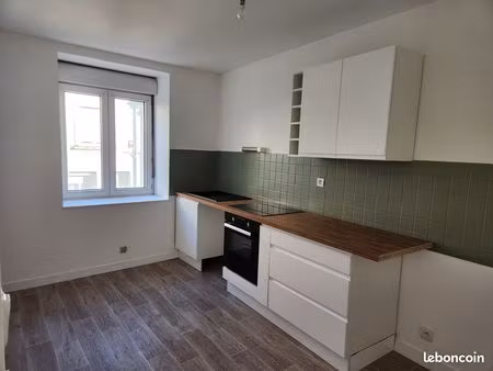 t2 47 m² – centre-ville – refait à neuf – traversant – non meublé