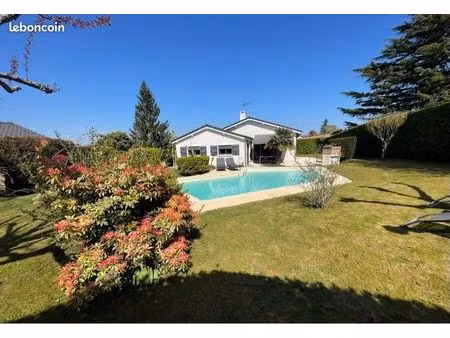 maison 5 pièces avec piscine et vue dégagée sur bordeaux