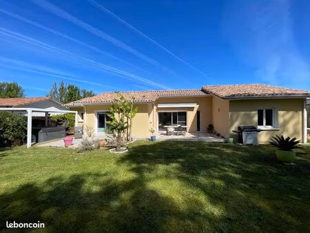 maison récente 6 pièces 132 mètre carré