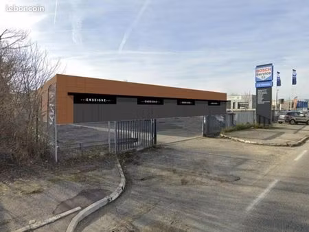 local bureaux 370 m²