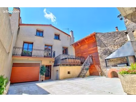 maison 9 pièces 237 m²