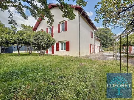 propriété 10 pièces 287 m²