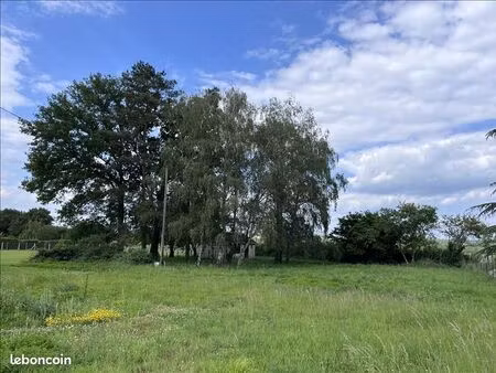 terrain 1 899 m² pouille