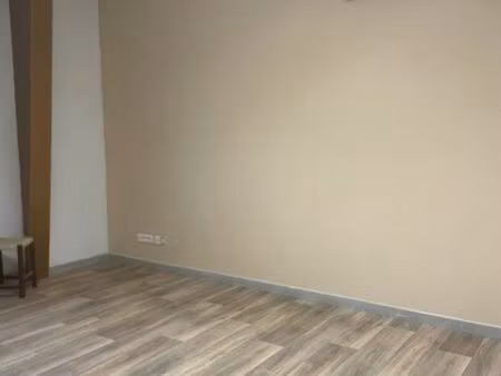 local commercial rocbaron 18m2 clim