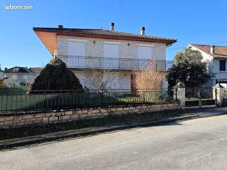 maison 8 pièces 162 m²