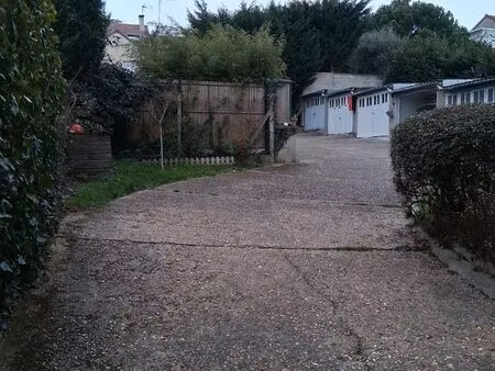 garge-box fermé 16m2