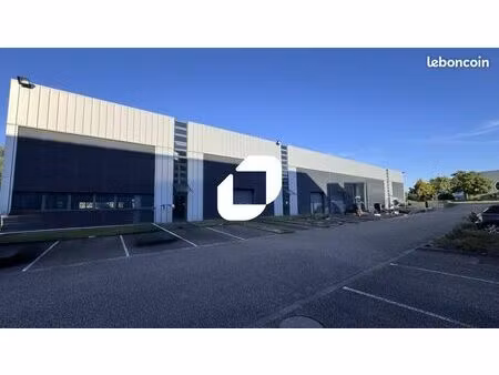 local d'activité 1 847 m²