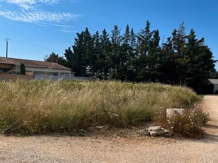 terrain constructible 939 m² - saint quentin la poterie