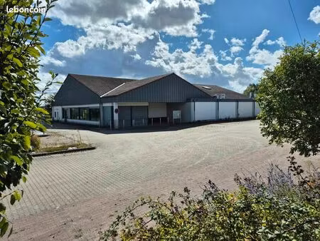 local d'activité 1 050 m²