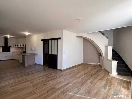 maison de centre village à louer - idéal famille