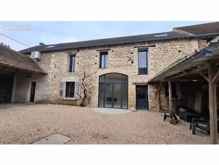 maison 9 pièces 216 m²