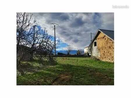 terrain constructible-grange et puits