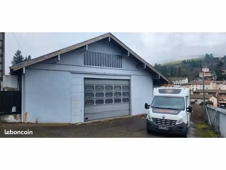 local professionnel / dépôt