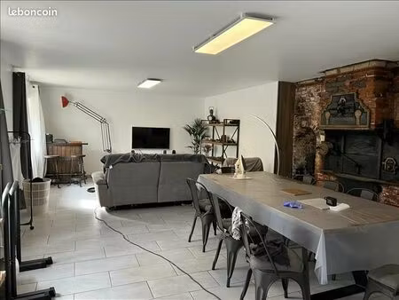 maison 7 pièces 196 m²