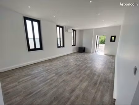 bureaux / local commercial visible rn89 / à coté de burger king et igc