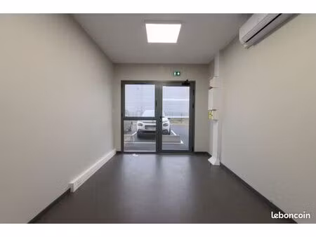 local commercial 63 m²