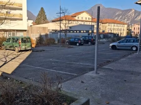 loue place de parking