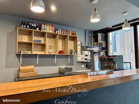 local restaurant 172 m²